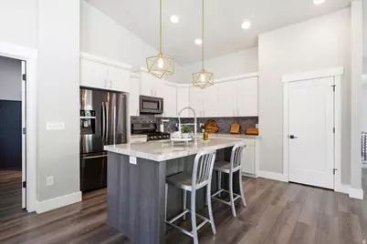7062 S 300 E, Midvale, UT 84047 - Photo 9