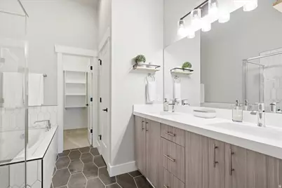 7062 S 300 E, Midvale, UT 84047 - Photo 15