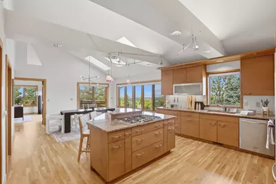 2352 S Lakeline Dr, Salt Lake City, UT 84109 - Photo 15