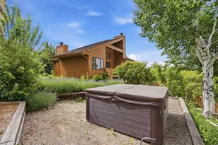 2352 S Lakeline Dr, Salt Lake City, UT 84109 - Photo 59