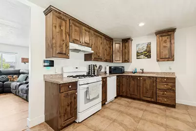 5160 S Charlotte Ave W, Salt Lake City, UT 84118 - Photo 7