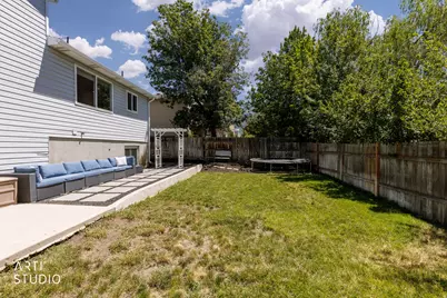 1122 E 2400 N, Layton, UT 84040 - Photo 33