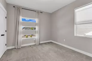 1005 E Antelope Dr, Eagle Mountain, UT 84005 - Photo 21