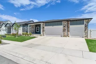 1005 E Antelope Dr, Eagle Mountain, UT 84005 - Photo 5