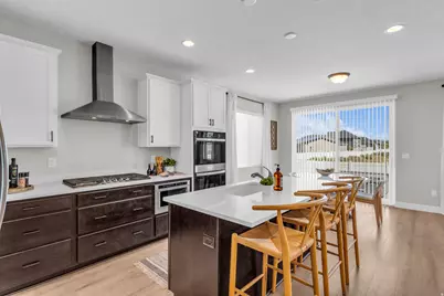 1005 E Antelope Dr, Eagle Mountain, UT 84005 - Photo 15