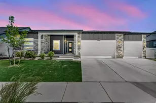 1005 E Antelope Dr, Eagle Mountain, UT 84005 - Photo 3