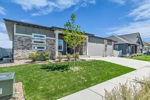 1005 E Antelope Dr, Eagle Mountain, UT 84005 - Photo 3