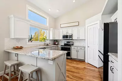 7651 S Village Glen Dr W, West Jordan, UT 84081 - Photo 7