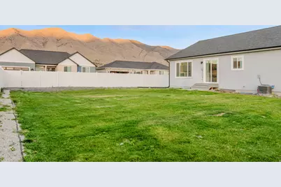 2415 E Boxwood Ln, Eagle Mountain, UT 84005 - Photo 31
