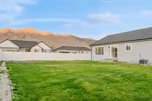 2415 E Boxwood Ln, Eagle Mountain, UT 84005 - Photo 31