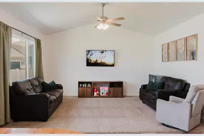 2415 E Boxwood Ln, Eagle Mountain, UT 84005 - Photo 5