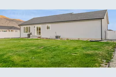 2415 E Boxwood Ln, Eagle Mountain, UT 84005 - Photo 33