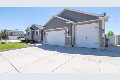 5437 S 3150 W, Roy, UT 84067 - Photo 3