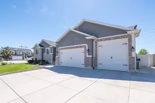 5437 S 3150 W, Roy, UT 84067 - Photo 3