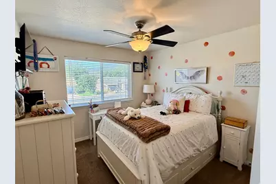 831 W Pages Ln, West Bountiful, UT 84087 - Photo 17