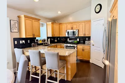 831 W Pages Ln, West Bountiful, UT 84087 - Photo 5
