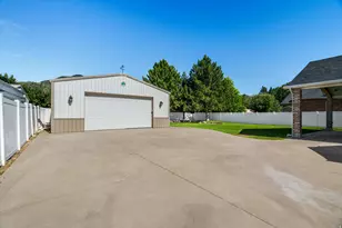 7830 S Cedar Loop Dr E, South Weber, UT 84405 - Photo 3