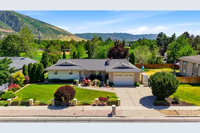 1750 E Crescent View Dr Dr, Sandy, UT 84092 - Photo 1