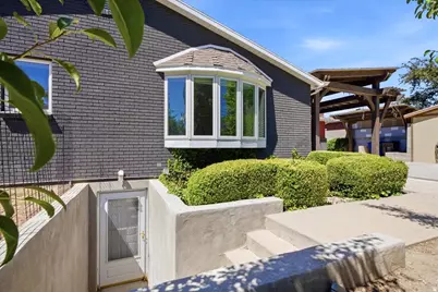 2018 E Twin View Dr S, Millcreek, UT 84109 - Photo 33