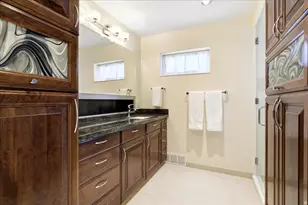 2018 E Twin View Dr S, Millcreek, UT 84109 - Photo 17