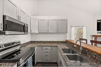 9229 S Jefferson Cv W, Sandy, UT 84070 - Photo 9