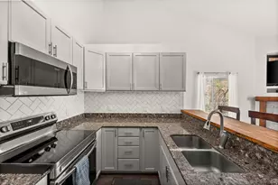 9229 S Jefferson Cv W, Sandy, UT 84070 - Photo 9