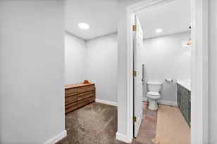 9229 S Jefferson Cv W, Sandy, UT 84070 - Photo 21