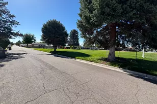 3860 S Midland Dr, Roy, UT 84067 - Photo 25