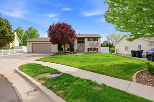 611 W 1635 N, Clinton, UT 84015 - Photo 3