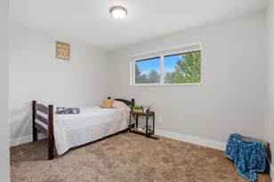 611 W 1635 N, Clinton, UT 84015 - Photo 11
