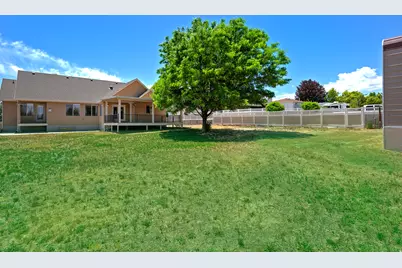 1376 W Jordan Hills Dr, South Jordan, UT 84095 - Photo 31