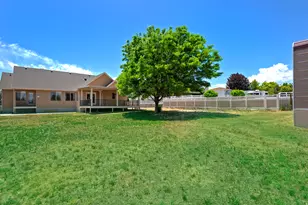 1376 W Jordan Hills Dr, South Jordan, UT 84095 - Photo 31