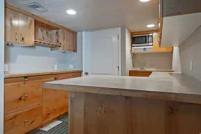 1376 W Jordan Hills Dr, South Jordan, UT 84095 - Photo 21