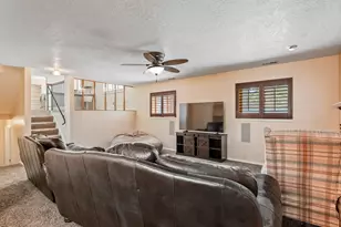 5547 S Harvey Heights Dr, Taylorsville, UT 84129 - Photo 9