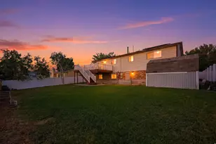 11042 S Lindon Rd E, Sandy, UT 84092 - Photo 31
