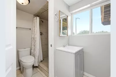 11042 S Lindon Rd E, Sandy, UT 84092 - Photo 19