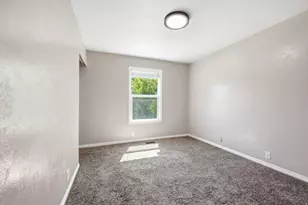 11042 S Lindon Rd E, Sandy, UT 84092 - Photo 13