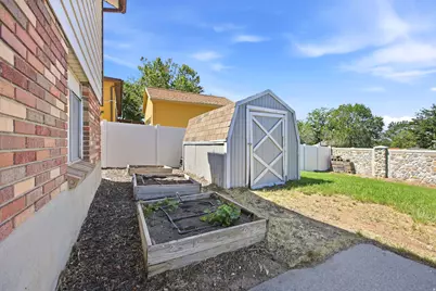11042 S Lindon Rd E, Sandy, UT 84092 - Photo 25