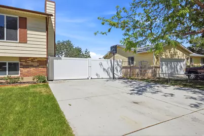 11042 S Lindon Rd E, Sandy, UT 84092 - Photo 29