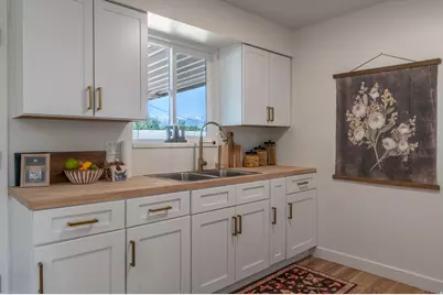 4905 S Southridge Dr W, Taylorsville, UT 84129 - Photo 9