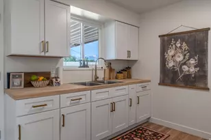 4905 S Southridge Dr W, Taylorsville, UT 84129 - Photo 9