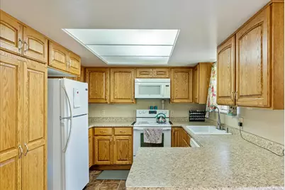 5045 S 2500 W, Roy, UT 84067 - Photo 5