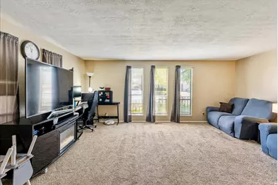 5045 S 2500 W, Roy, UT 84067 - Photo 9