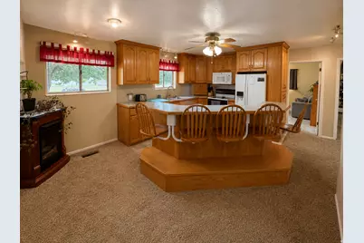 165 W 800 S, Wellsville, UT 84339 - Photo 9