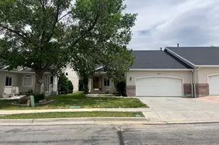 244 N Home Towne Ct, Tooele, UT 84074 - Photo 3