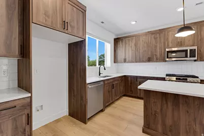 866 E Brookshade Ln S #104, Murray, UT 84107 - Photo 7