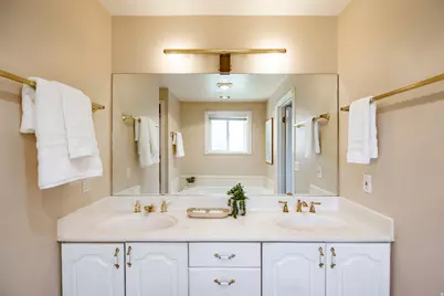 9542 S David St, Sandy, UT 84070 - Photo 7