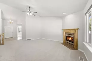 12758 S Marks Way W, Riverton, UT 84065 - Photo 9