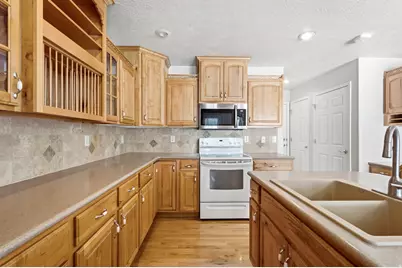12758 S Marks Way W, Riverton, UT 84065 - Photo 17