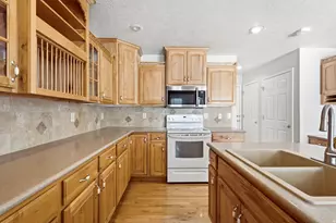 12758 S Marks Way W, Riverton, UT 84065 - Photo 17